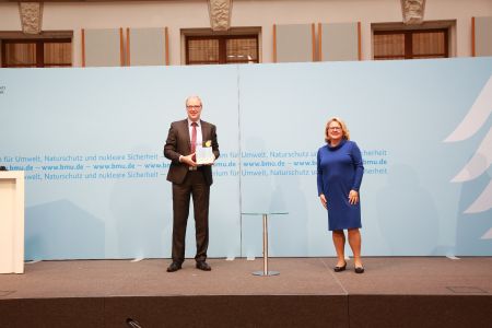 Preisvergabe in Berlin - Kreis Paderborn recylingfreundlichster Landkreis